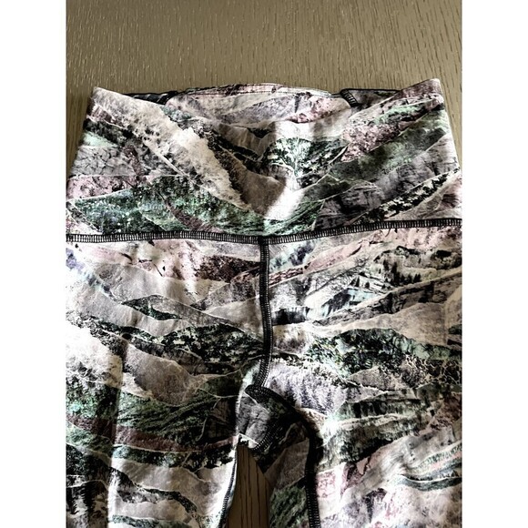 Lululemon Train Times Pant 25" Springscape Multi/Obsidian Style Size 4-Brand New - Picture 8 of 8